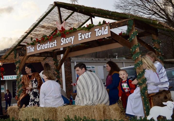 A pause for the Claus Santa once again steals the show in Rogersville