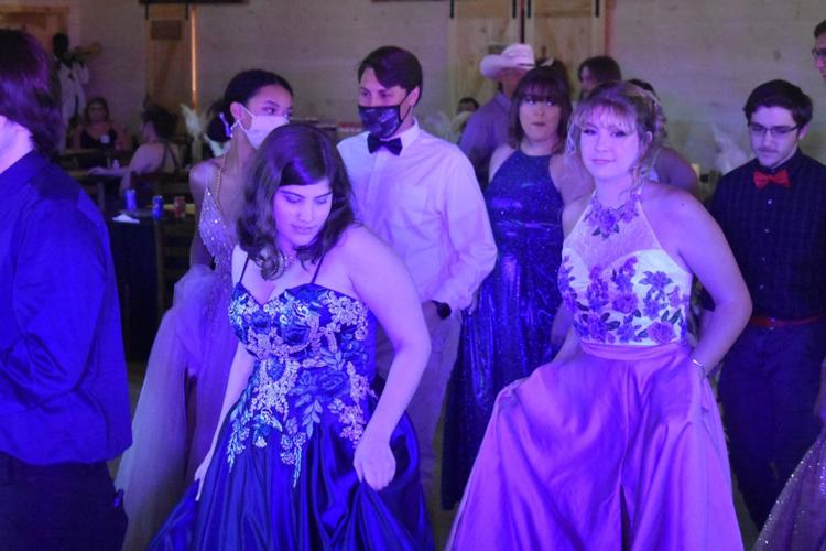 New Surgoinsville event venue hosts Volunteer Community Prom COVID19