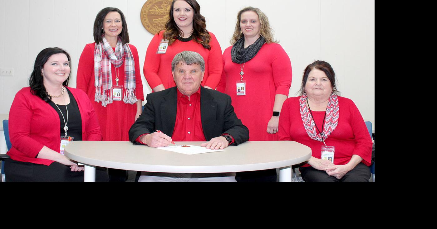 GO RED ON FRIDAY Mayor, Health Dept. encourage Heart Health