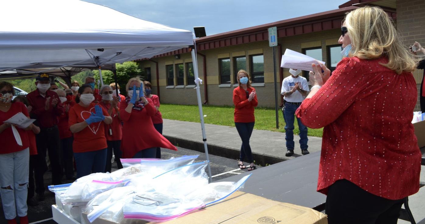 Local Law Enforcement Honors Sewing Soldiers Who Produced Over 13 000 Masks Covid 19 Therogersvillereview Com