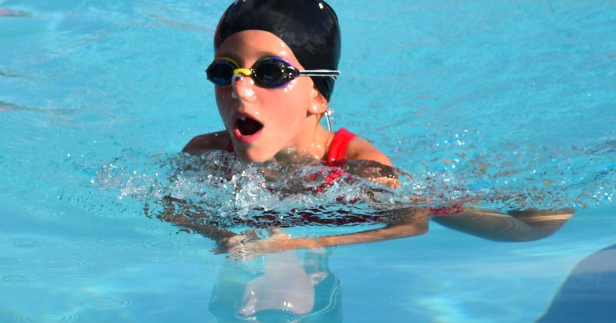 PHOTO GALLERY: Flying Fish top Stingrays in final home meet