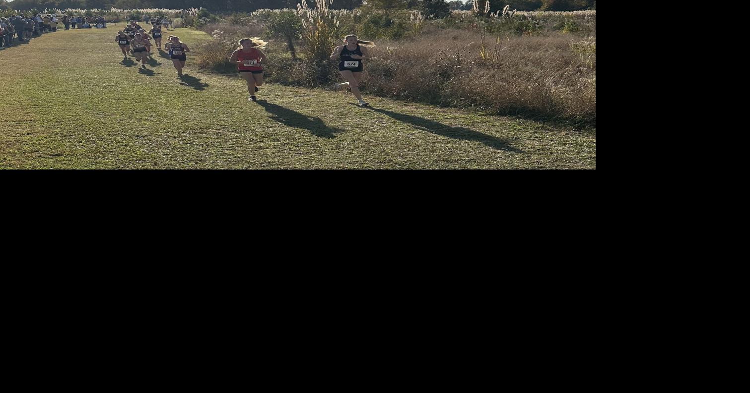 05 Anna Mae Boyd works her way through the pack