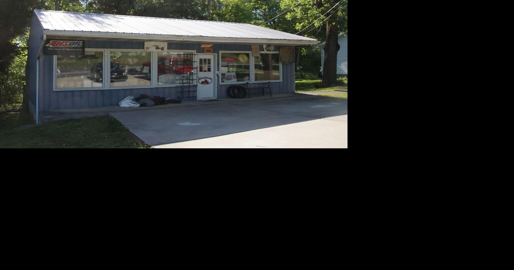 01) Nick's Cycle Shop.JPG