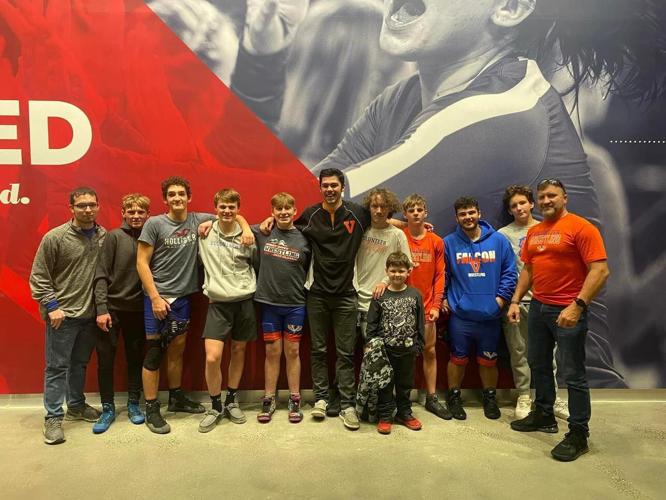 Two Volunteer wrestlers place 7th in Bobby Bates tourney at UVAWise