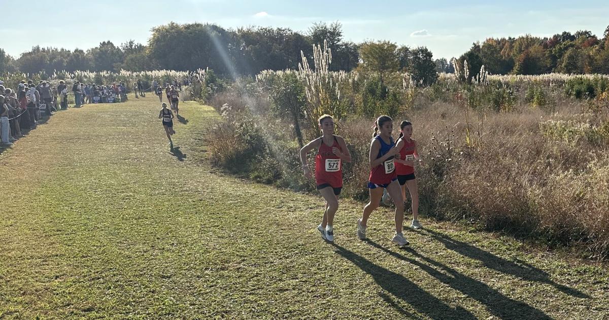 16 Lilla and Elin make their way through the 5K course at Shelby Farms Park.
