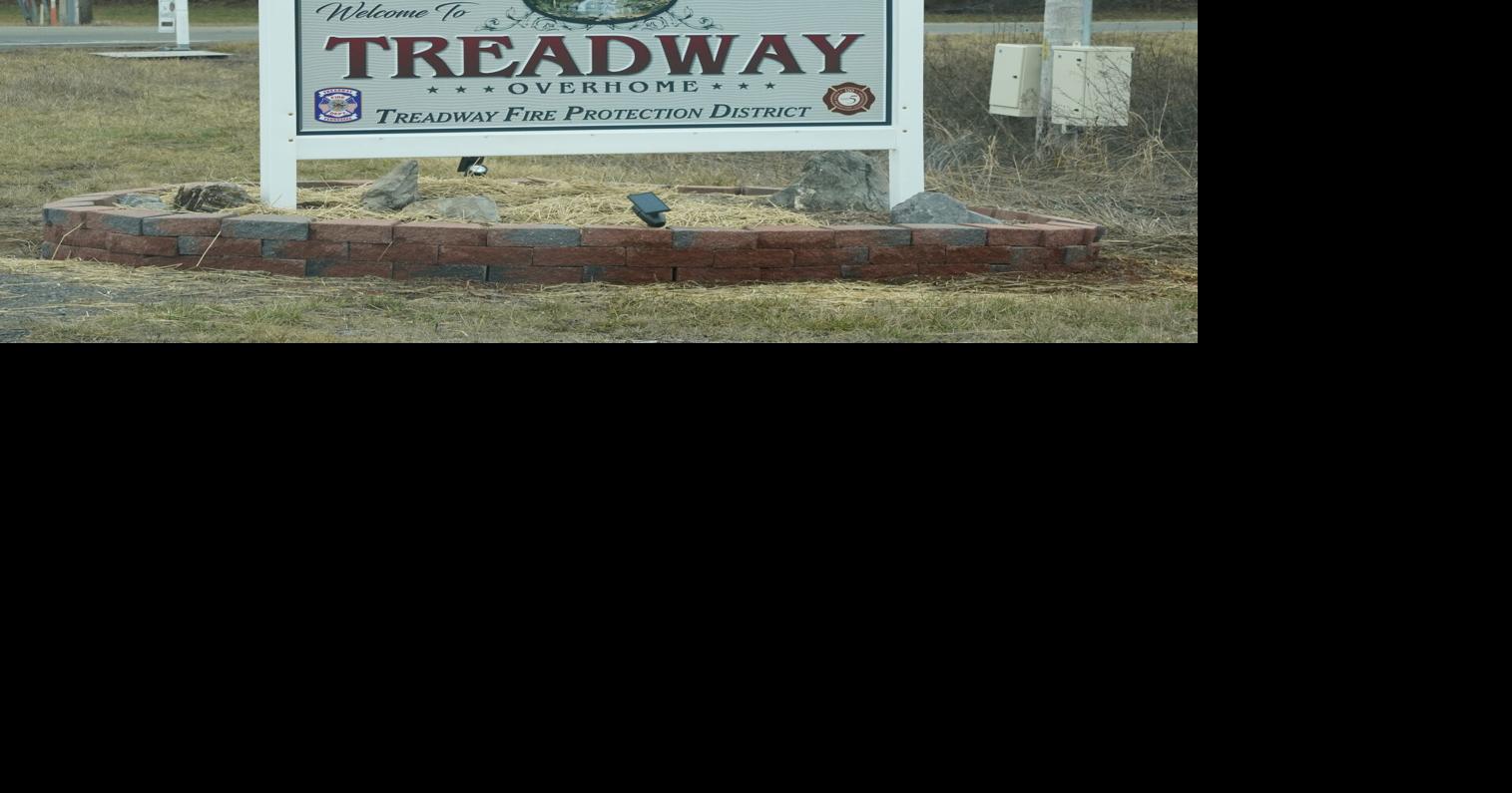 14) The Quiet Treadway community, home of Gordon's Garage.JPG