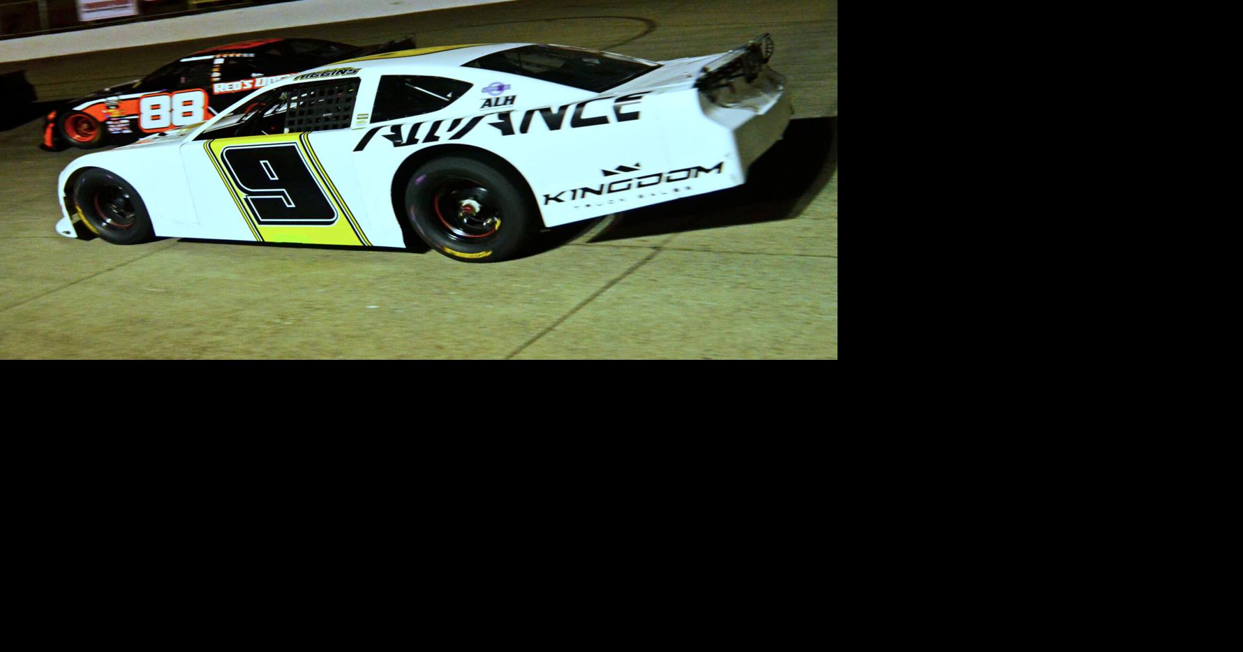 9 ashton higgins gets under 88 brad housewright going into turn four.