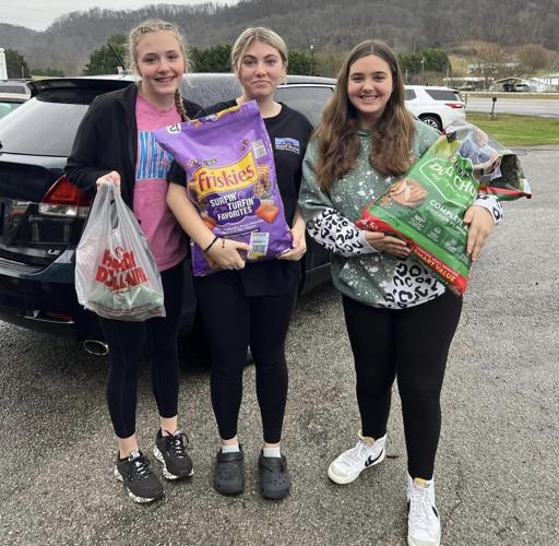 PHOTO GALLERY Bulls Gap School Beta Club volunteers at Humane Society