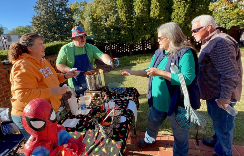 VIDEO & PHOTO GALLERY Hale Springs Inn the center of Chili Cookoff and Children's Parade Arts