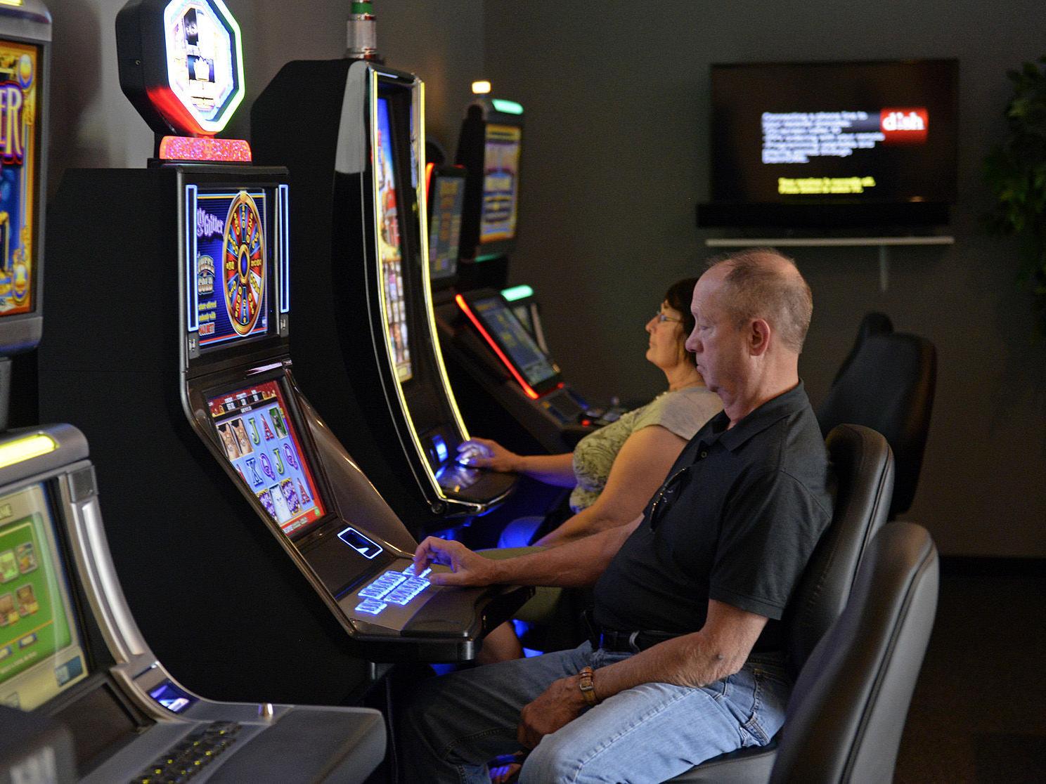 Southern Illinois stand-alone video gaming establishments are looking to cash in | Local Business | thesouthern.com