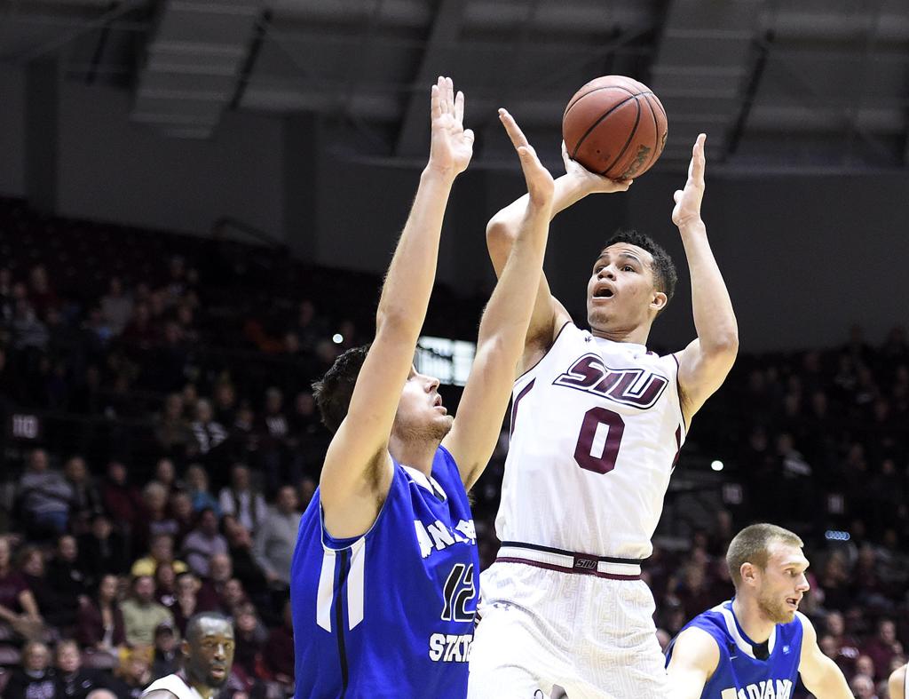 Wiley Is Siu Basketball Team S True Hybrid Sports Thesouthern Com