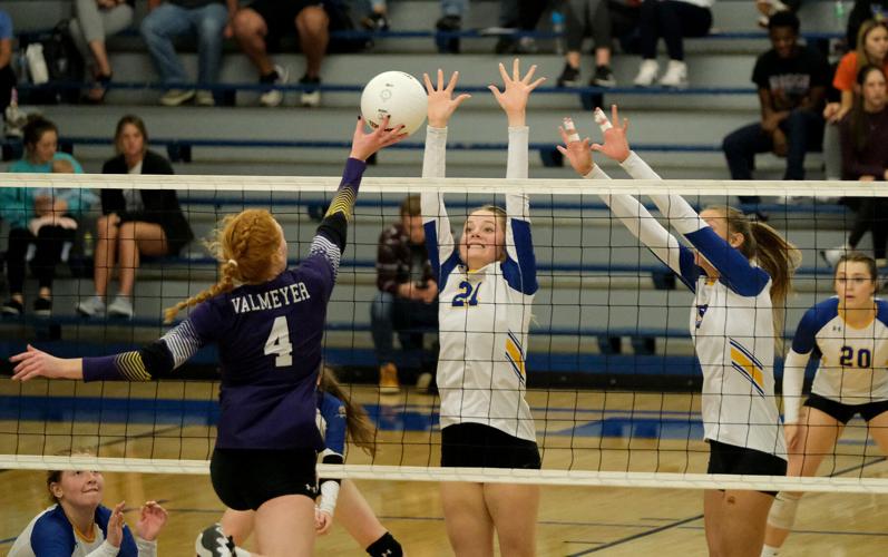 Prep Volleyball Trico defeats Valmeyer to win first sectional title
