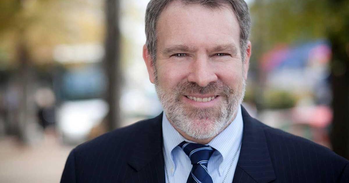 Paul Simcox SIU’s Paul Simon Institute director to discuss presidential transitions ...
