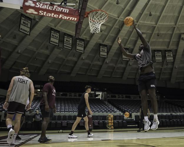 SIU Men's Basketball roster relies on returnees