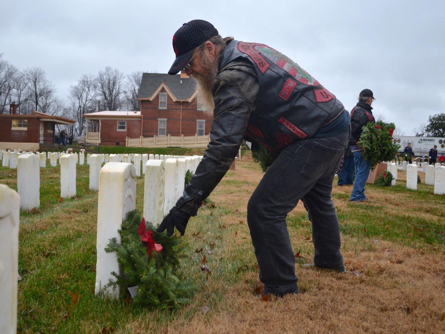 Organizations Make Final 2020 Push To Provide Wreaths For Veterans Graves Local News Thesouthern Com