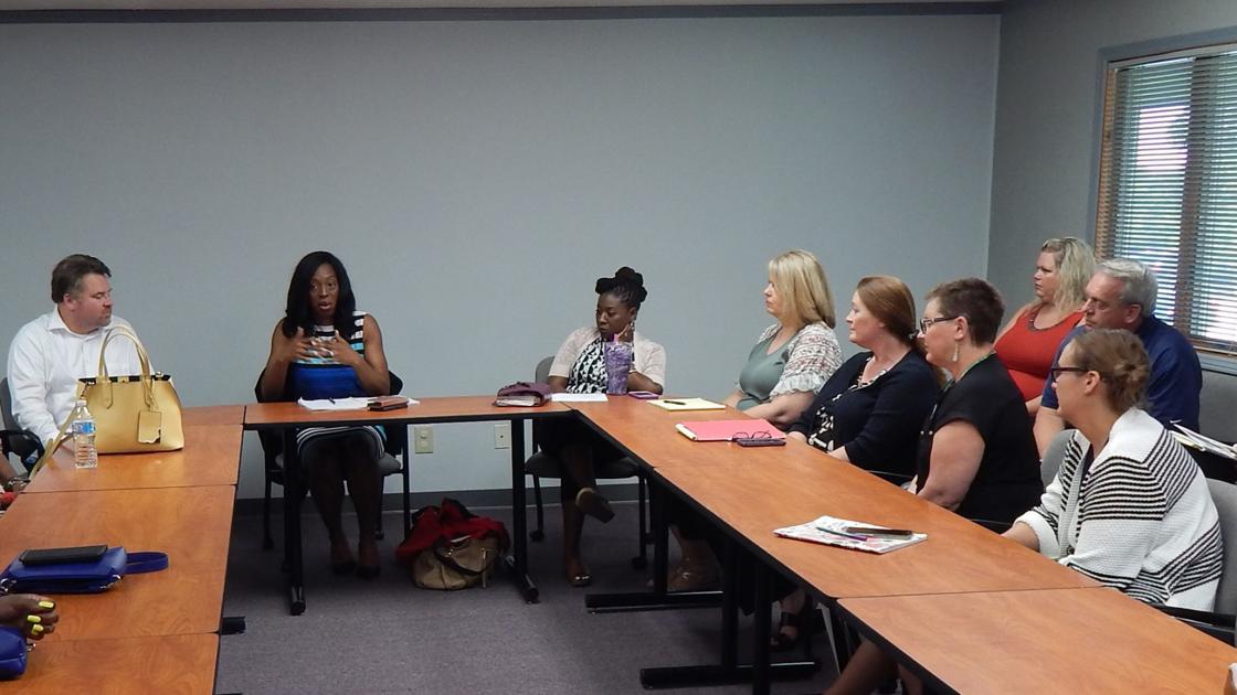 'The state is invested': Top public health official visits Southern Illinois' local health department | Local News | thesouthern.com