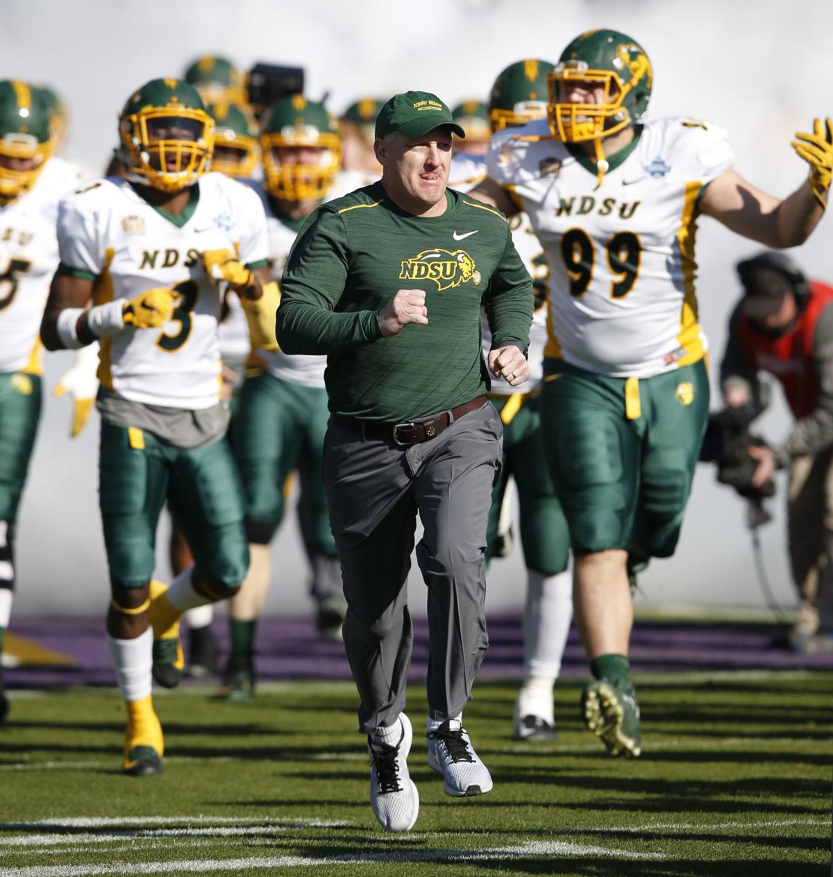 North Dakota State South Dakota State Remain 1 3 In Major Polls