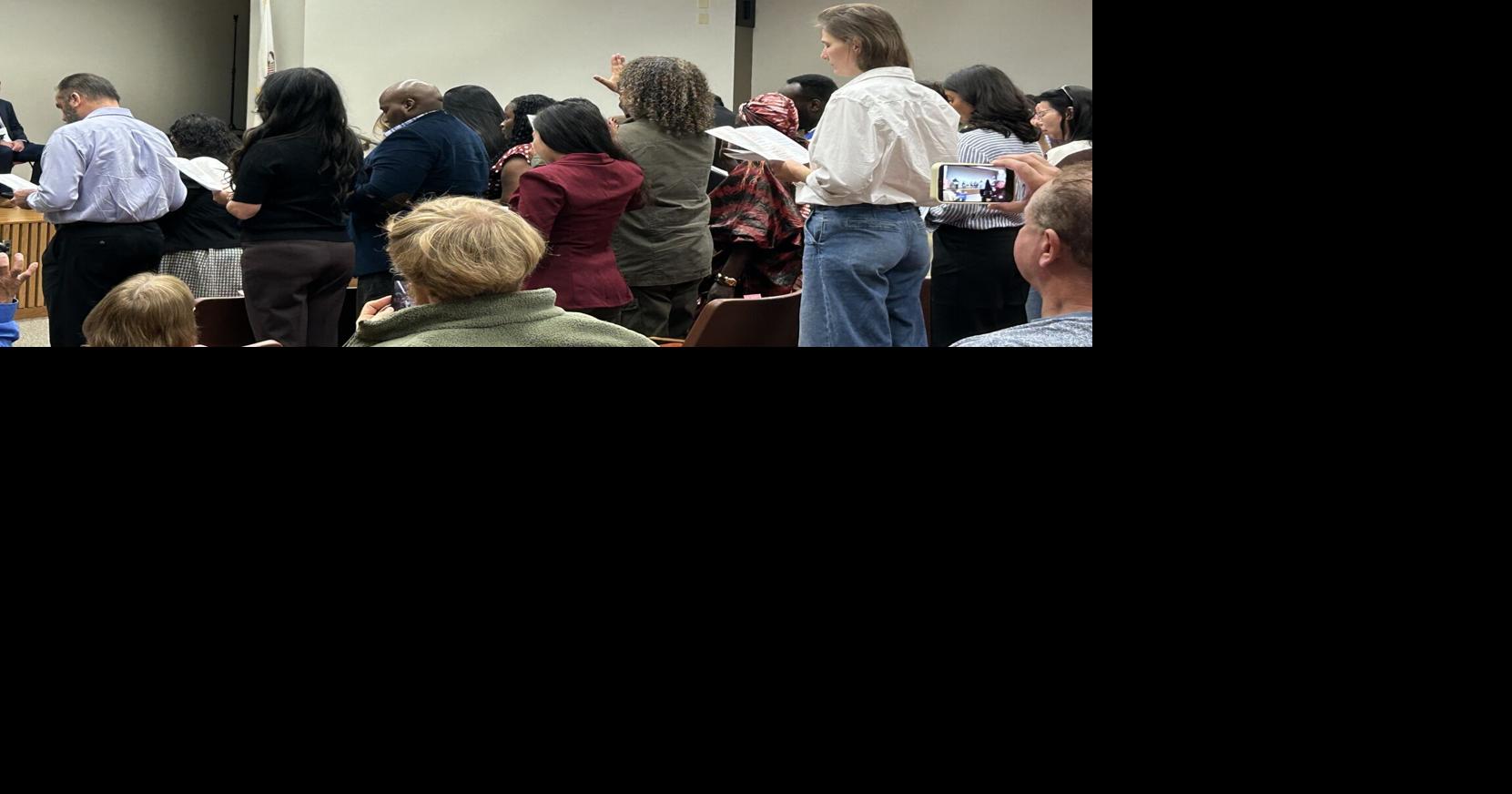 SIU law school host Naturalization Ceremony