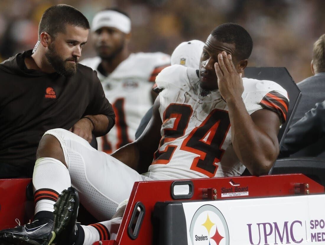 NFL notebook: Nick Chubb's knee injury too gruesome for 'Monday Night  Football' replay