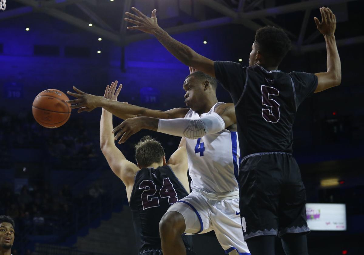 Saluki Men S Basketball Siu Turns The Ball Over 22 Times In Loss