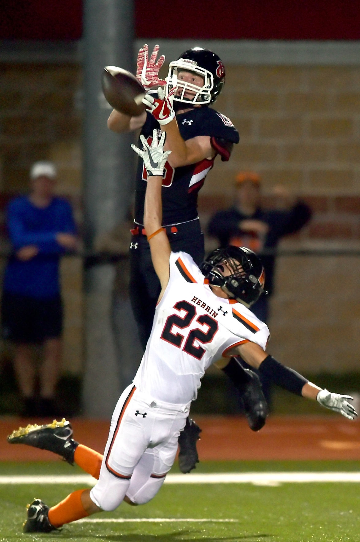 Prep football: Du Quoin defeats Herrin
