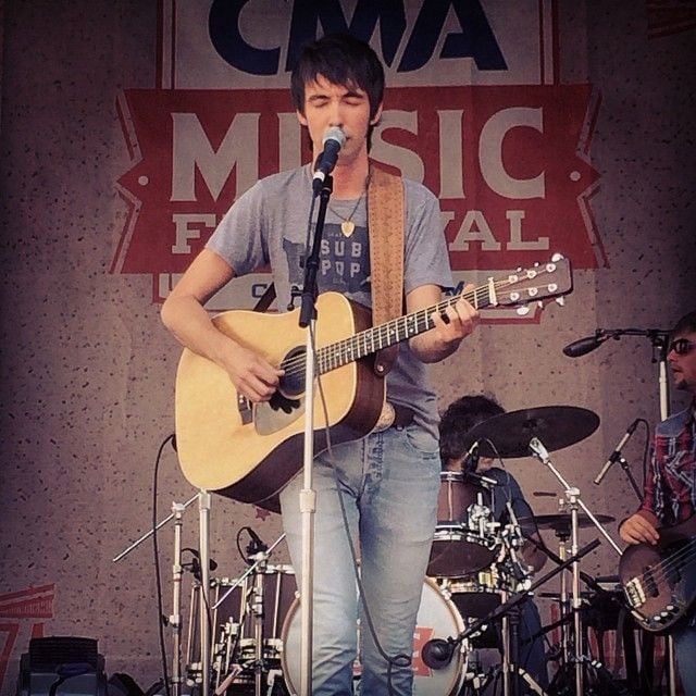 Mo Pitney building a name for himself in country music