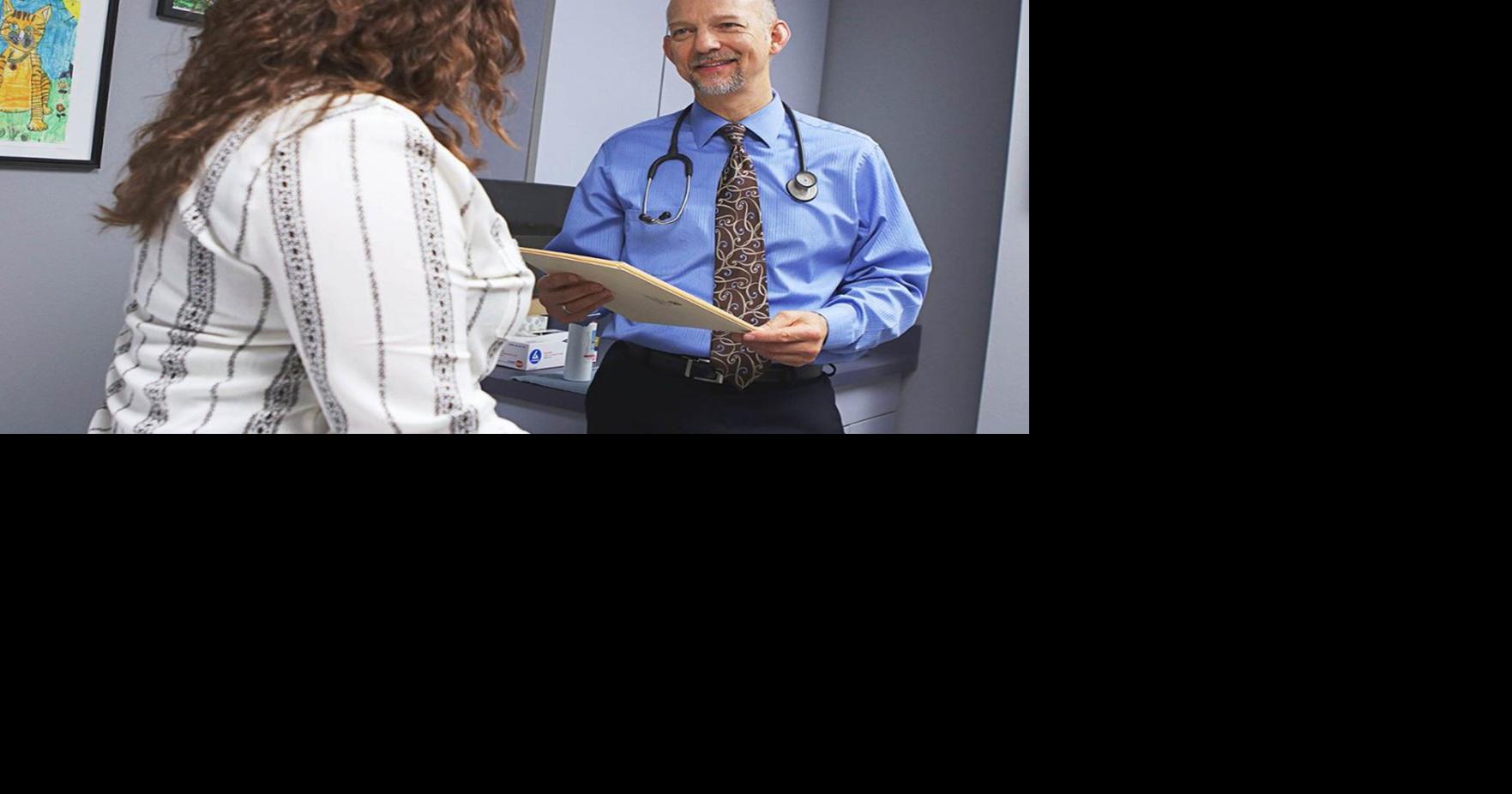 'It never gets old' Carbondale doctor celebrates his 7,000th baby