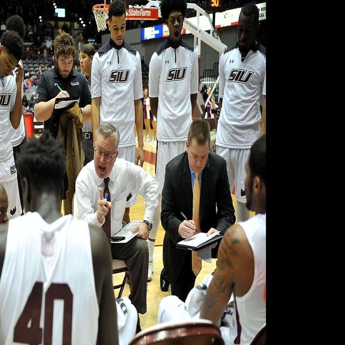 Salukis Land 6 10 Junior College Post For 2017 18 Season Sports