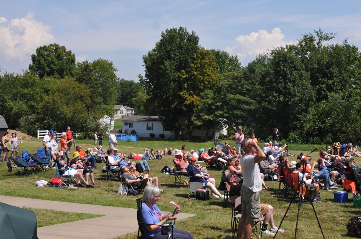 Crowd photo 1