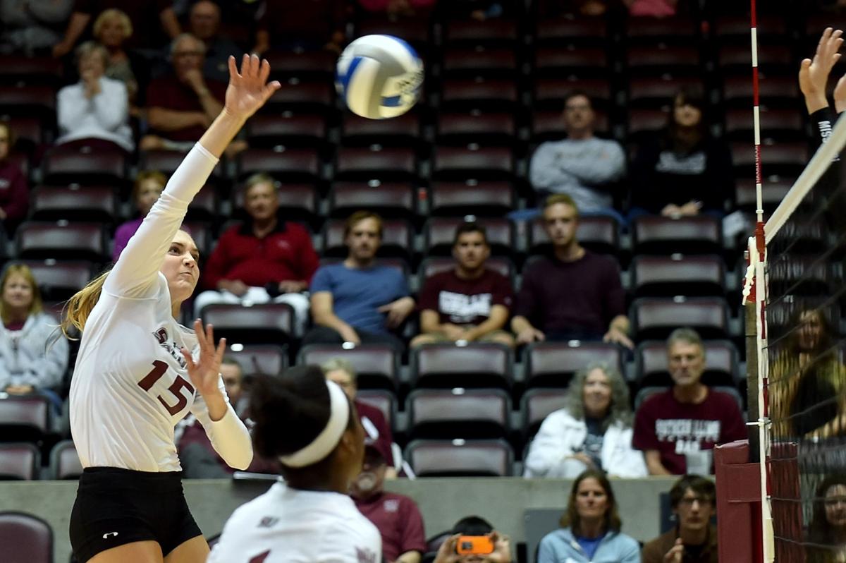 SIU volleyball defeats Southeast Missouri State