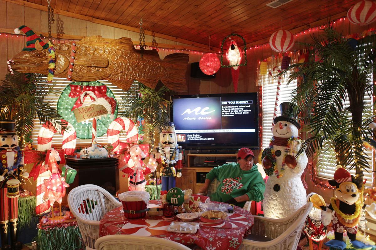 Brothersister team spread holiday cheer on Candy Cane Lane