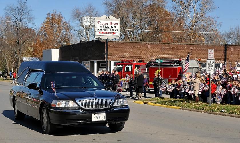 Updated Southern Illinoisans pay respects as body of Tamaroa soldier