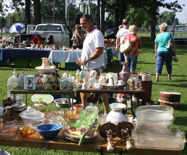 Sesser flea market drawing quite the crowd Local News