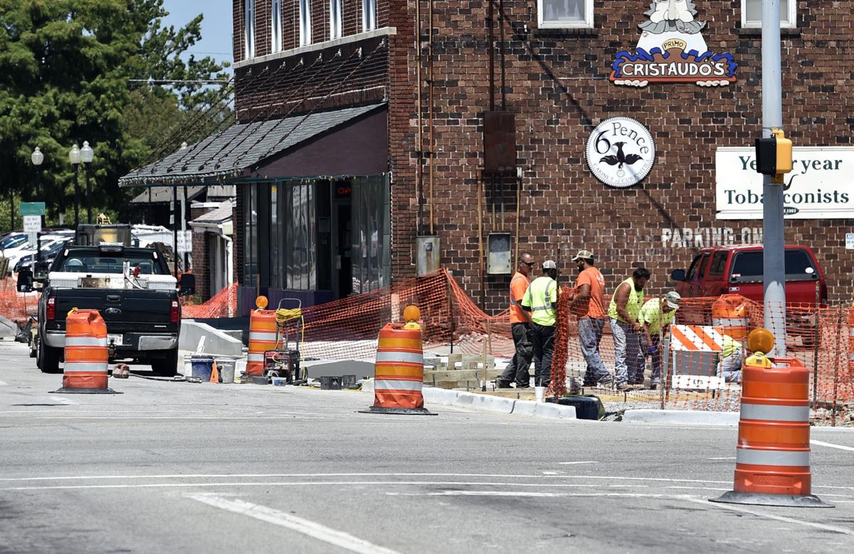Downtown Carbondale construction will continue after Friday deadline