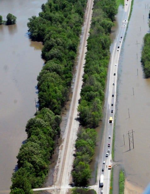 Levee blast eases threat on Cairo | Local News | thesouthern.com