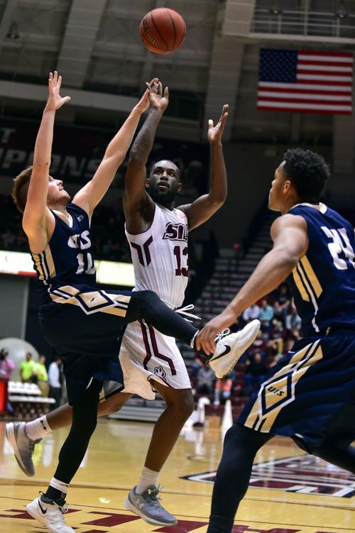 Saluki Men S Basketball Holds Off Illinois Springfield 69 64