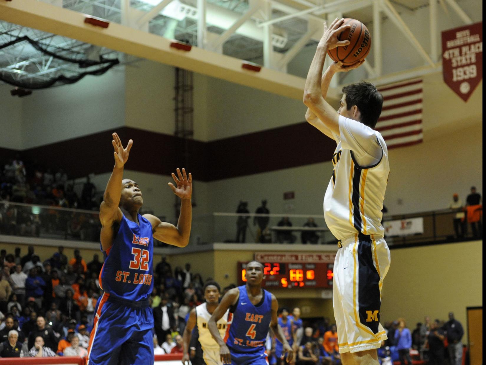 Boys Basketball Schafer S Three Pointer Sends Marion Past East