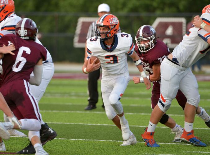 Prep Football Glover leads Benton past Carterville High School