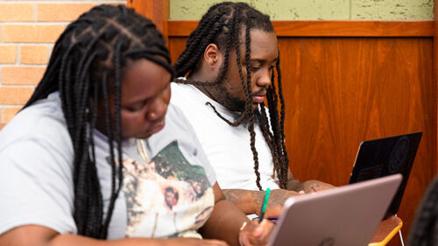 Bryson Future Scholars program gives SIU students a jumpstart toward success - Vimarsana News