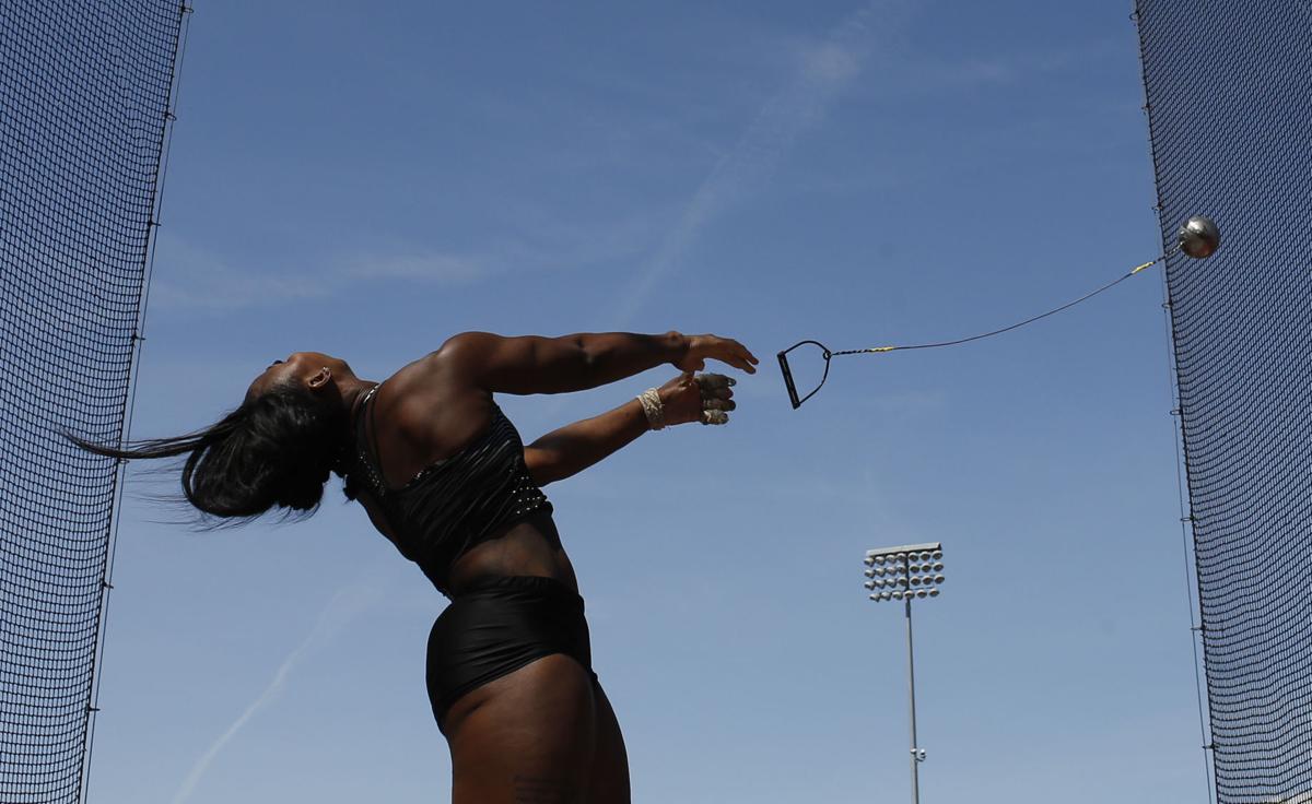 Berry breaks indoor weight throw world record, Price second