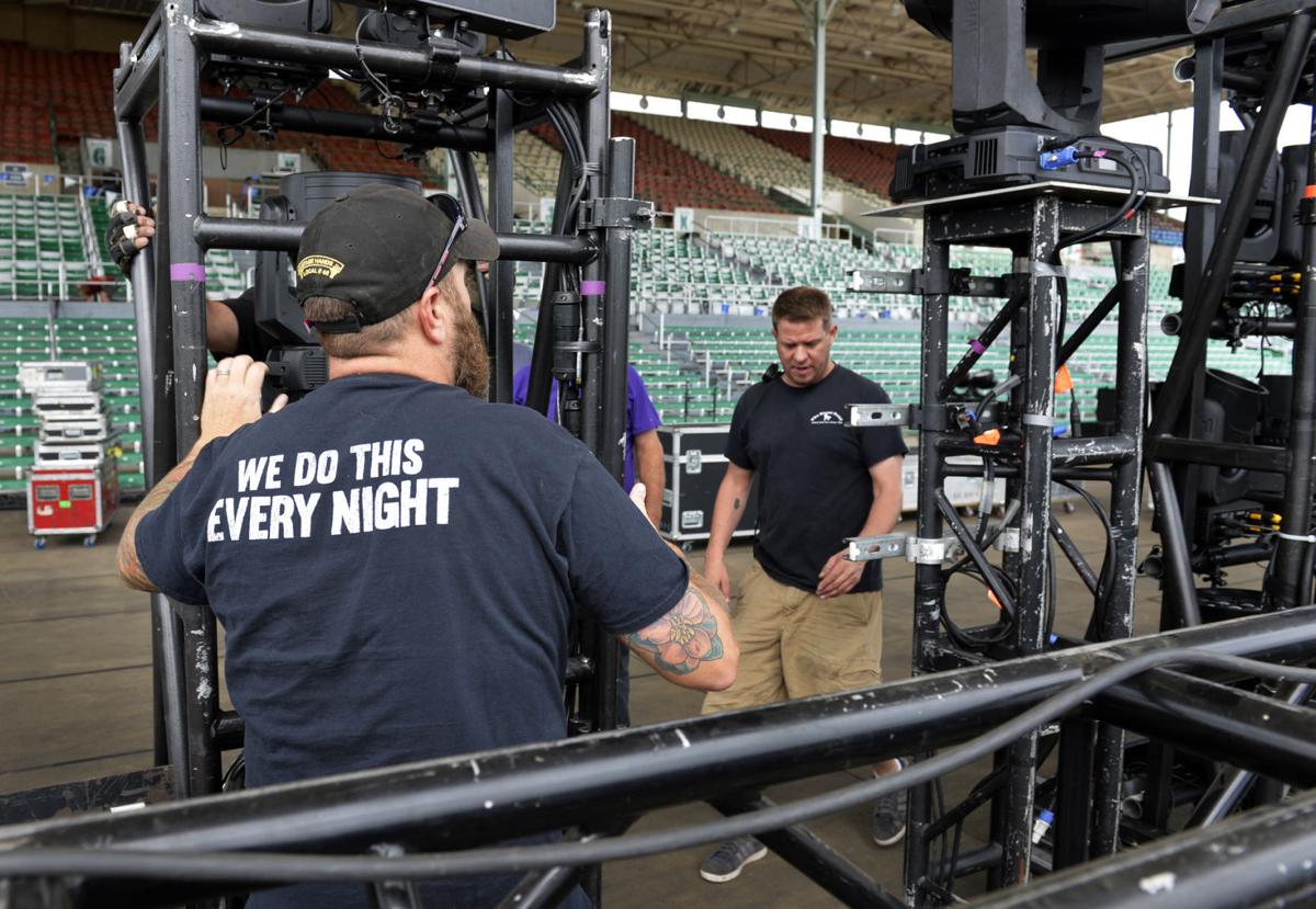 090217-nws-stagehands-duquoin-2.jpg