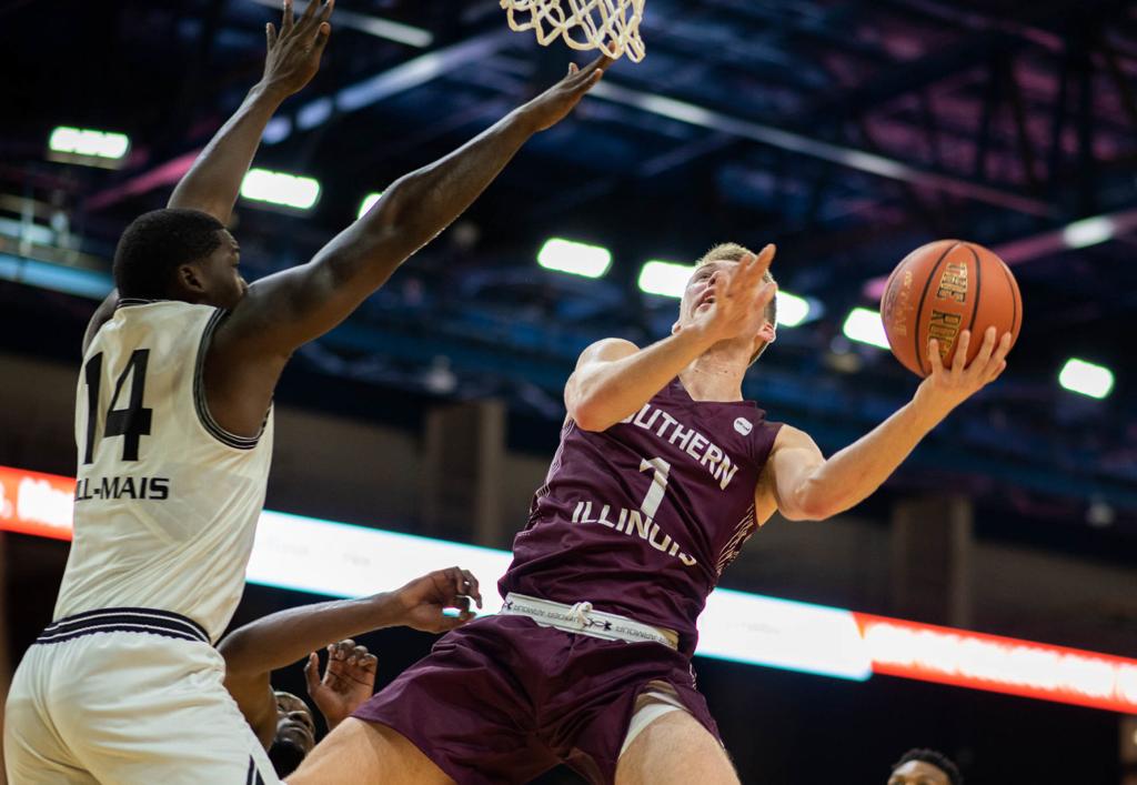 Siu Mens Basketball Salukis Rebuilding Backcourt Tackles Saint