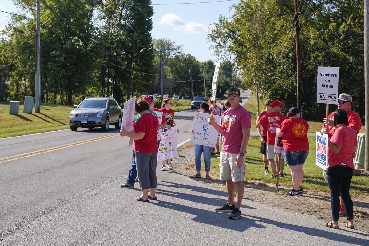 100419-nws-mboro-strike-2.jpg