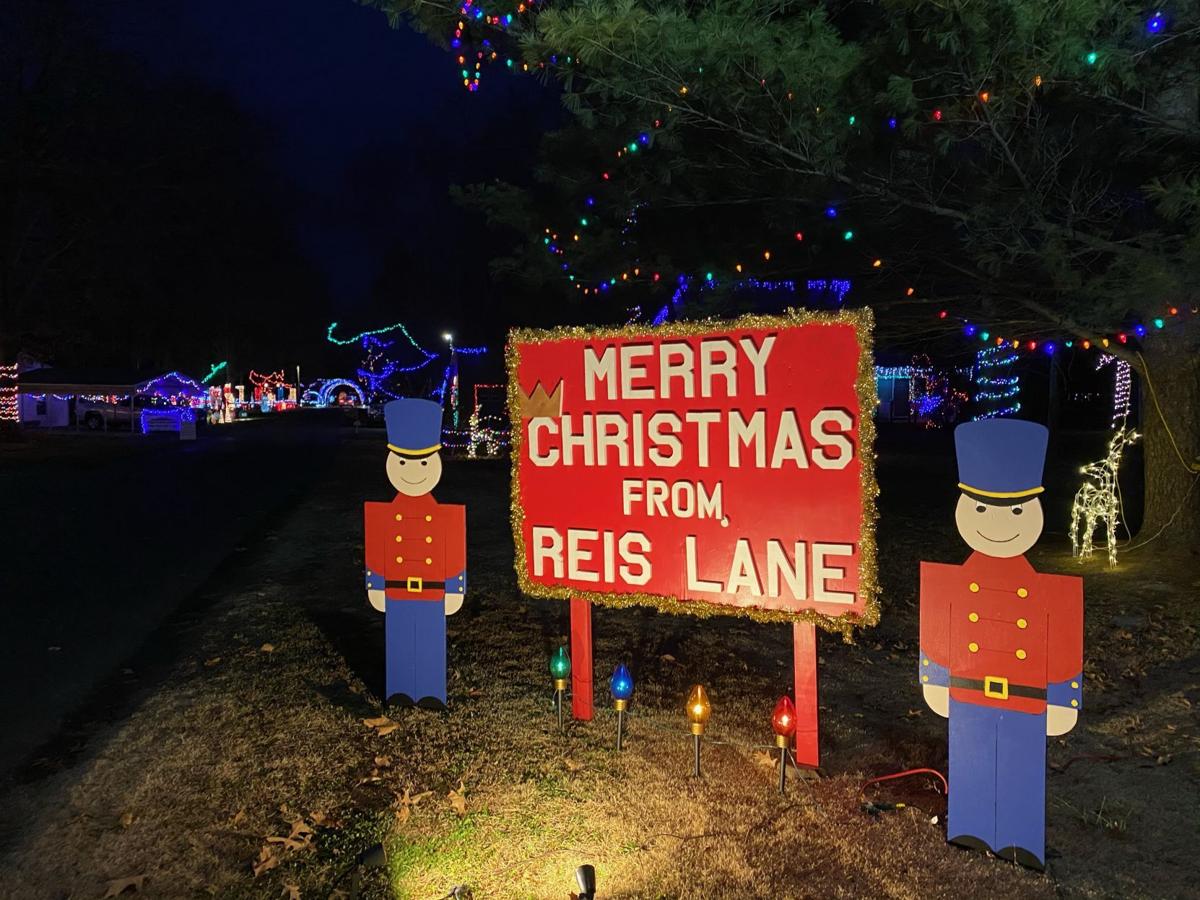 3 Small Drive Thru Southern Illinois Christmas Light Shows To Check Out This Week Entertainment Events Thesouthern Com