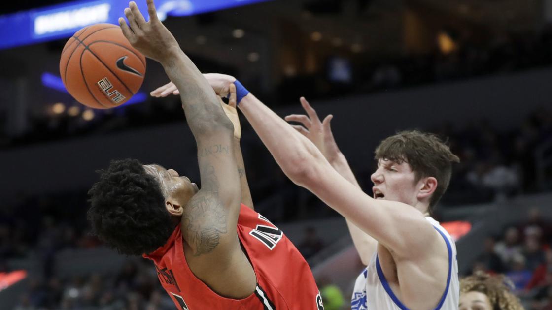 Mvc Men S Basketball Drake Center Robbins Intends To Transfer Salukimania Thesouthern Com