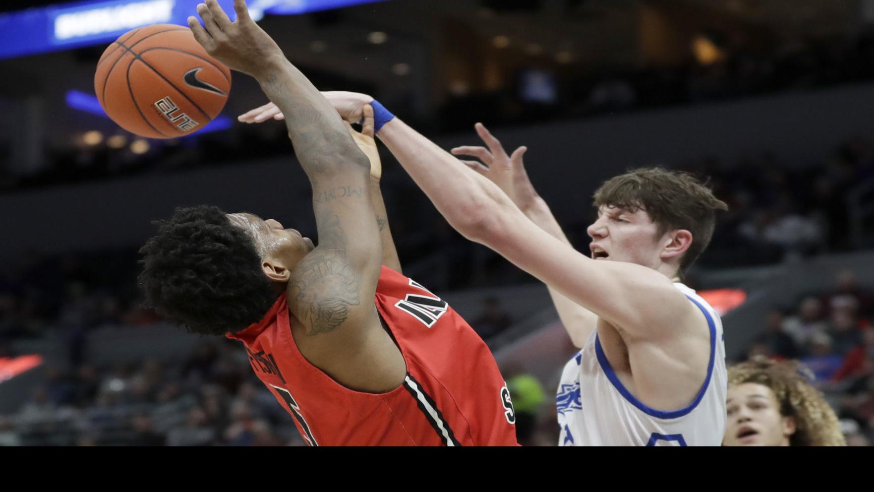 Mvc Men S Basketball Drake Center Robbins Intends To Transfer