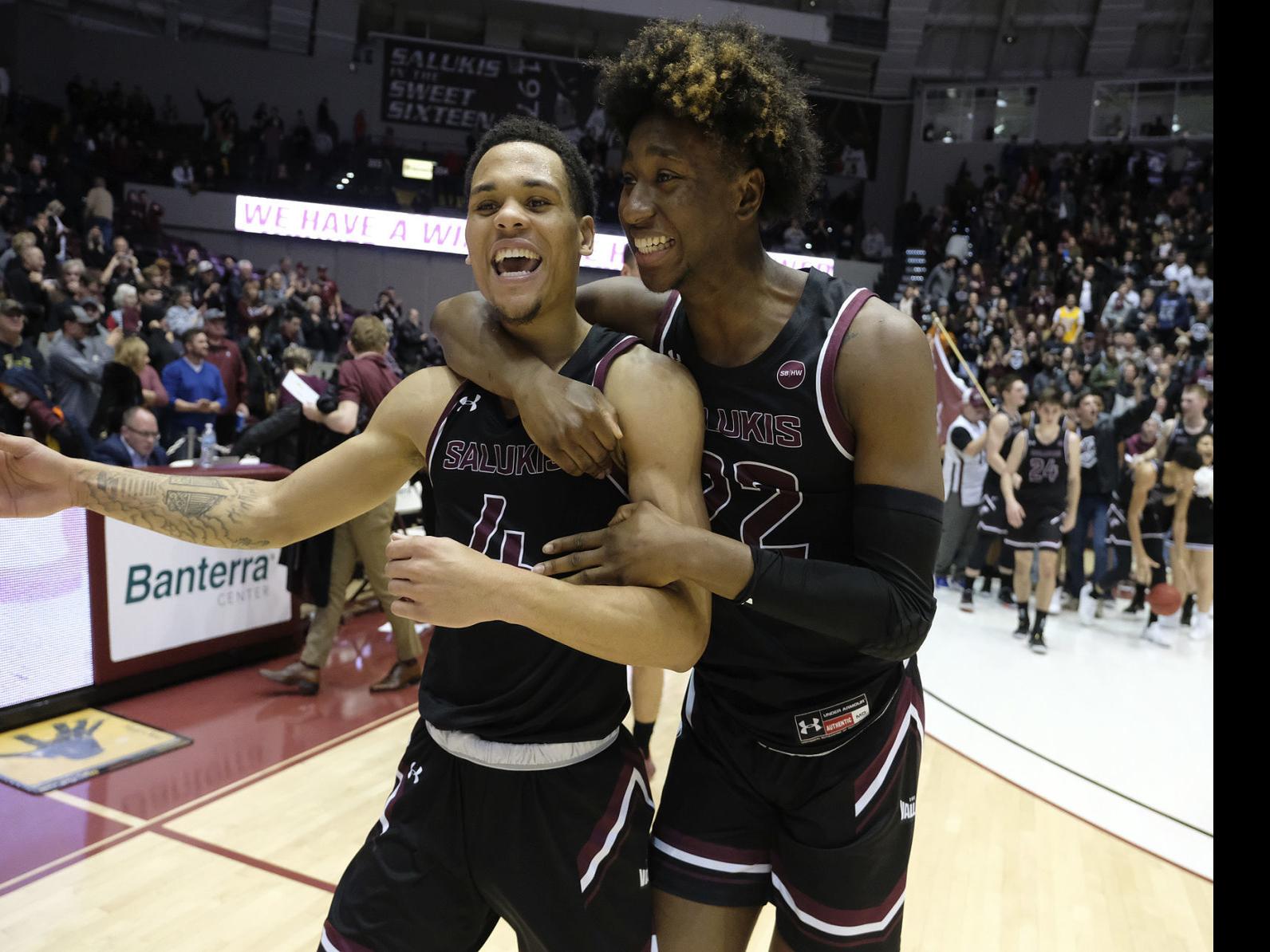 Siu Men S Basketball Salukis Hang On For 68 63 Win Over Loyola