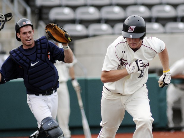 Dawgs dominated: Illinois' Hohl homers twice in rout