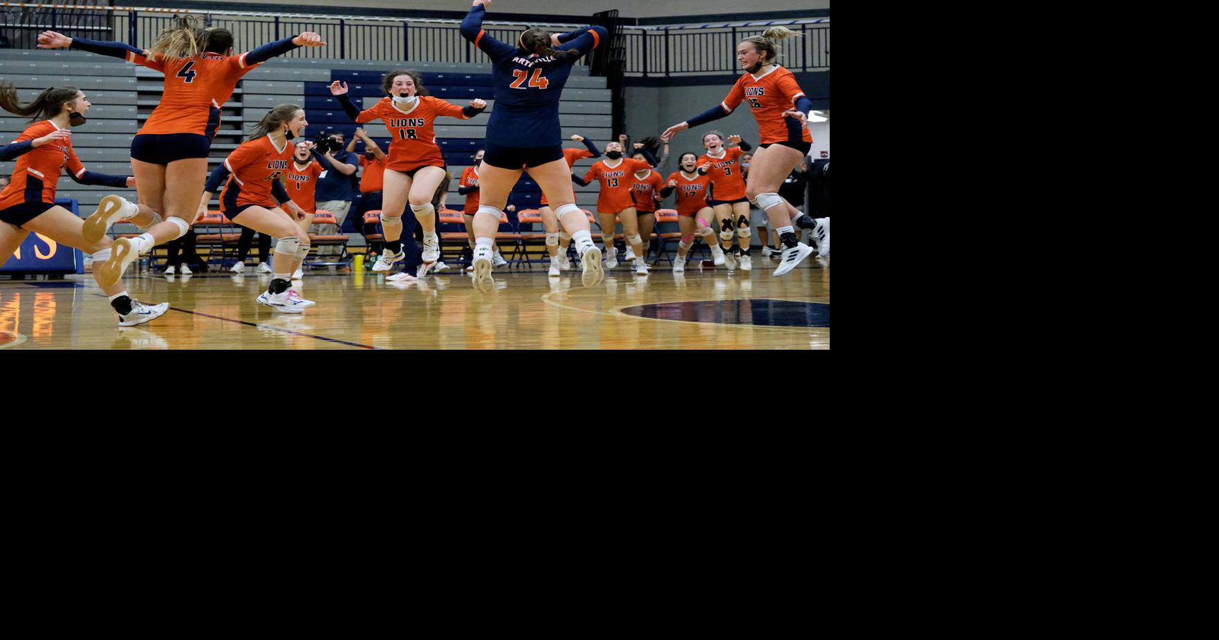Prep Volleyball Carterville downs Pinckneyville to take regional crown