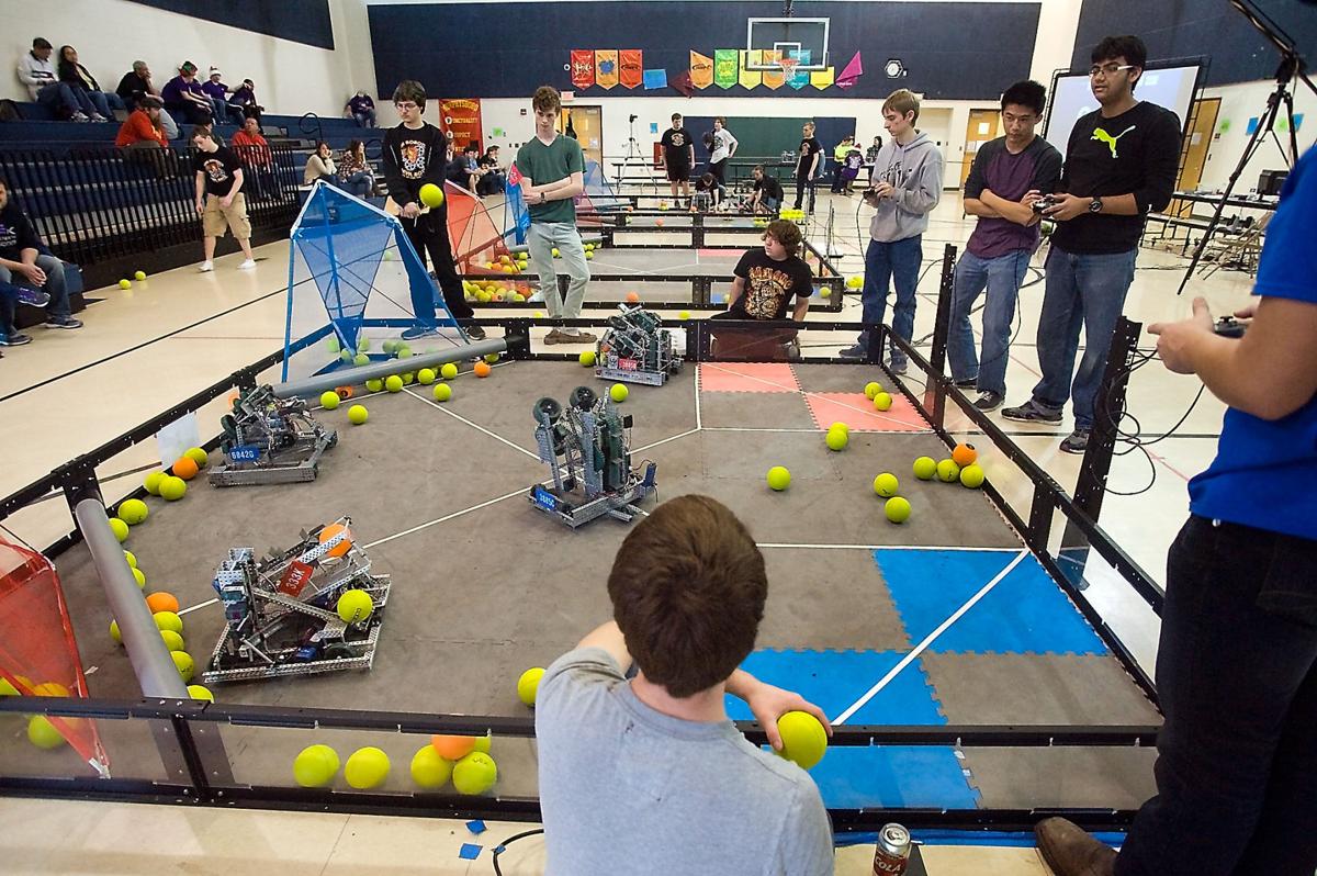 Murphysboro High School hosts its first robotics competition